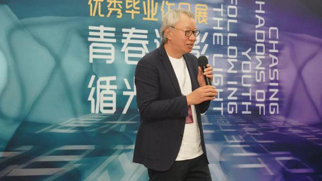 青春逐影·循光而行｜上海立达学院传媒学院摄影专业2024届优秀毕业作品展盛大开幕(图5)