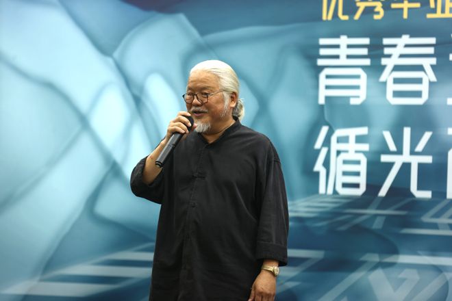 青春逐影·循光而行｜上海立达学院传媒学院摄影专业2024届优秀毕业作品展盛大开幕(图2)