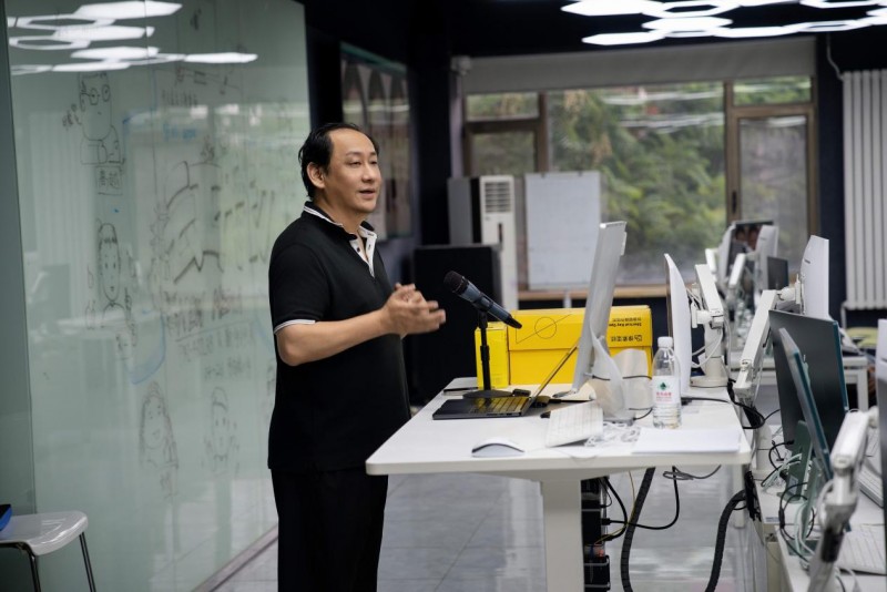 科技赋能艺术：像素蛋糕联手中国传媒大学打造商业AI摄影班(图2)