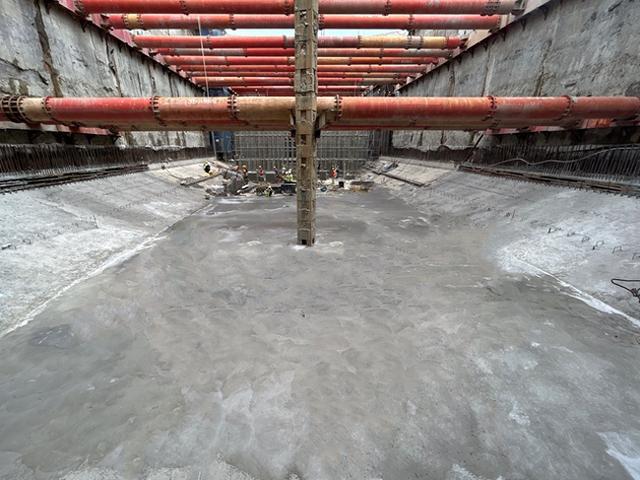 呼和浩特新机场管廊段底板结构全部施工完成(图1)