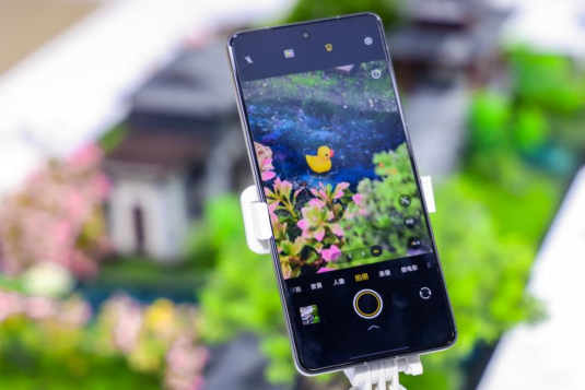 vivo参加2024联通合作伙伴大会展出通信、AI、影像软硬实力(图5)