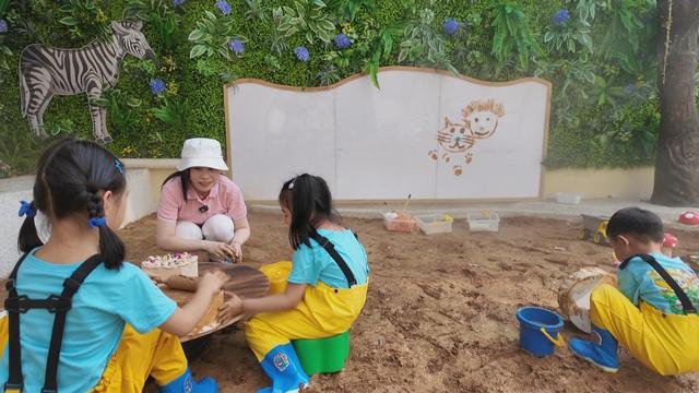 星空体育网站：神兽归笼日幼儿园里欢乐多(图2)