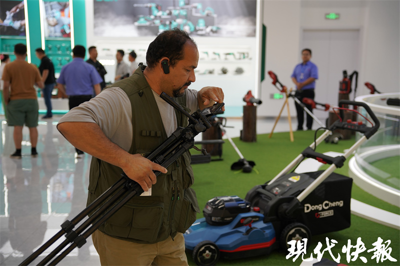 星空体育网站：29家国际主流媒体实地感受江海风情2024年SHOWJIANGSU摄影采风活动在南通收官(图3)
