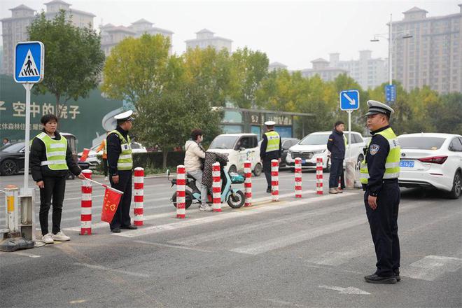 河北隆尧：部门联动治理校园周边环境(图4)