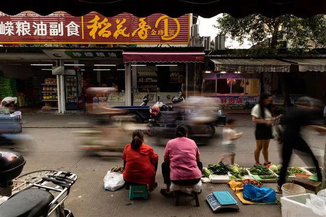 星空体育网站：五大传媒学院聚焦桐乡摄影英雄会河北传媒学院获得“超级英雄团队”荣誉(图11)
