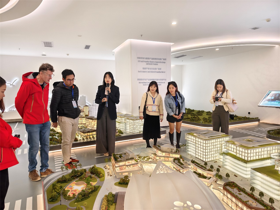 【2024打卡中国】外国网红博主在珠海的“追遗逐新”之旅(图3)