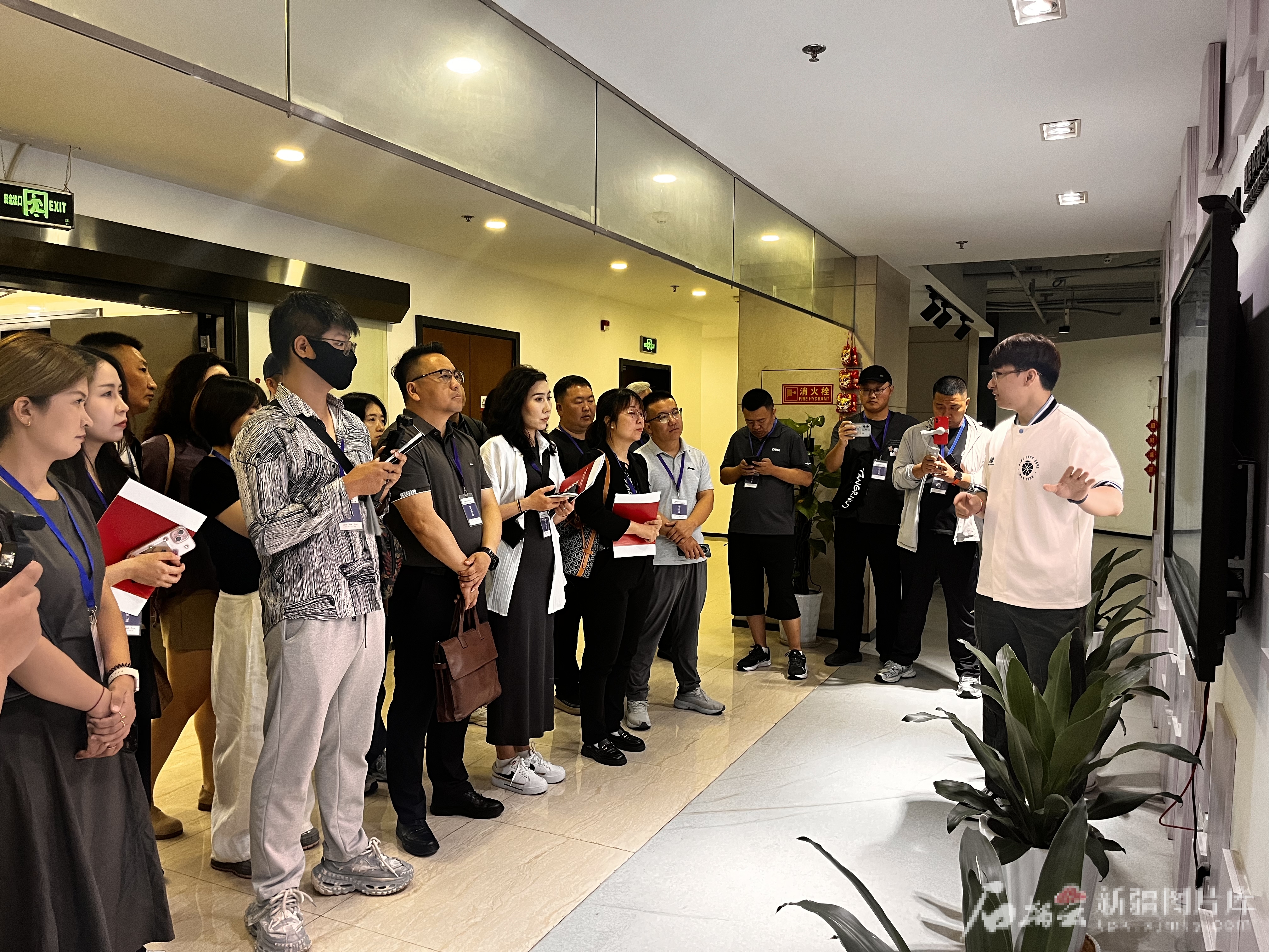 星空体育：新疆媒体人赴重庆“沉浸式”取经为“新闻+服务”能力提升注入新动能(图2)