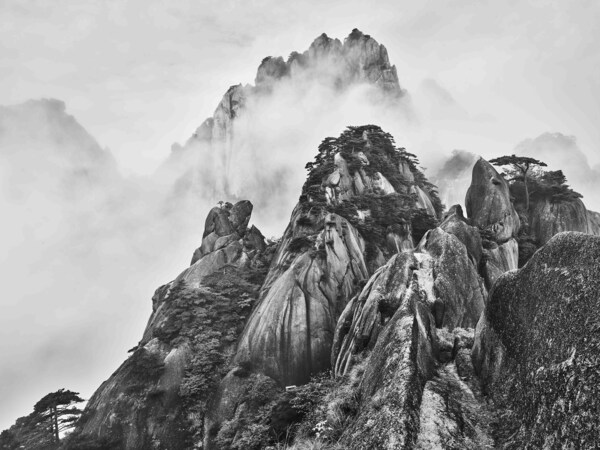 星空体育网站：富士胶片X-SPACE上海三展齐聚探秘山水奇景捕捉生活的AB面(图2)