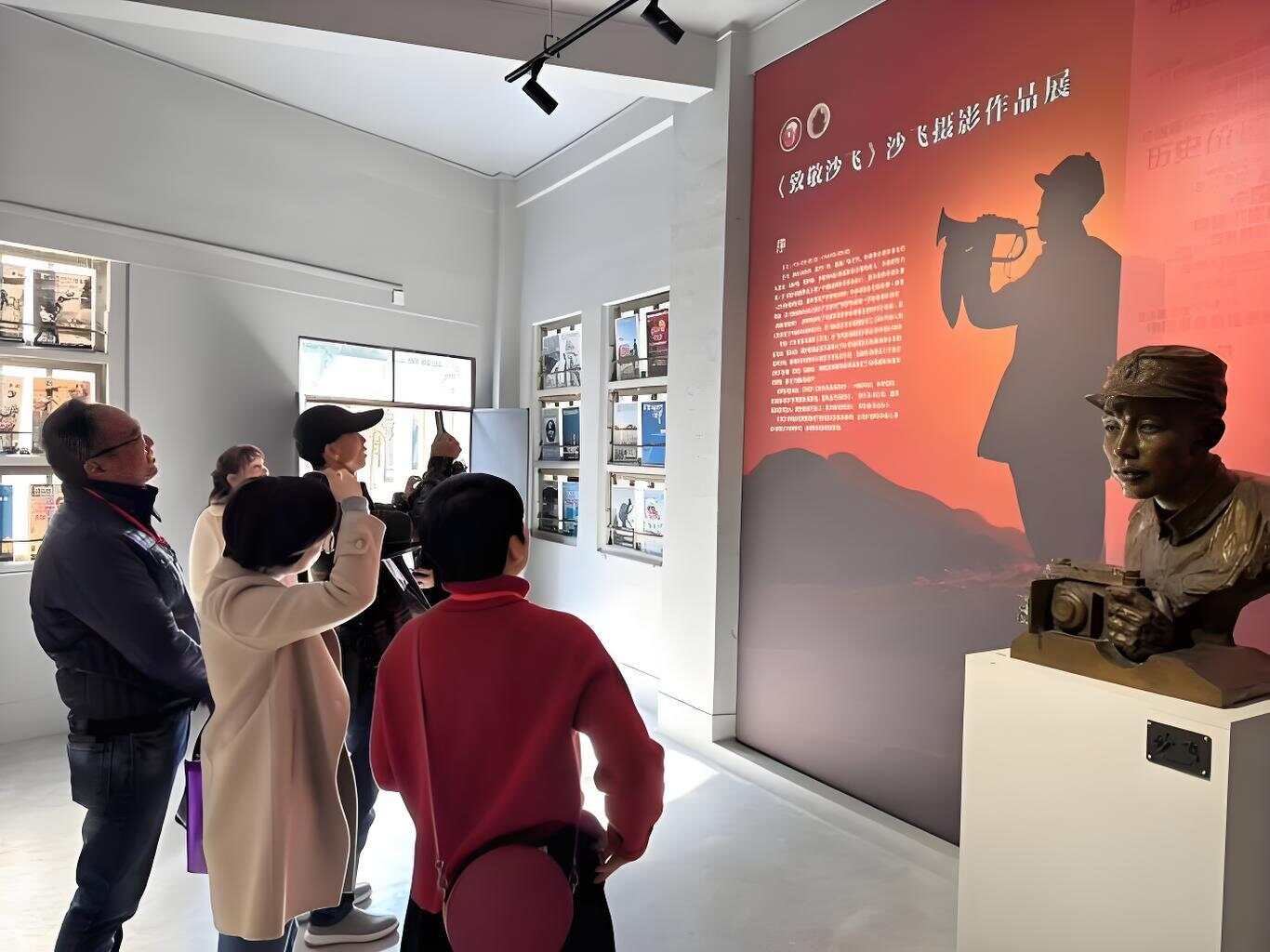 李洁军解读沙飞《八路军战斗在古长城》：以摄影为武器构筑民族视觉史诗｜名家说名作·烽火流金(图11)