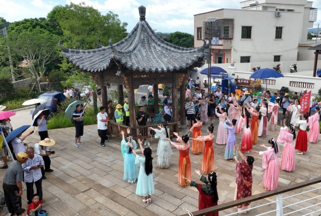 小村庄上演最美“变形记”微短剧开启乡村振兴新篇章(图3)