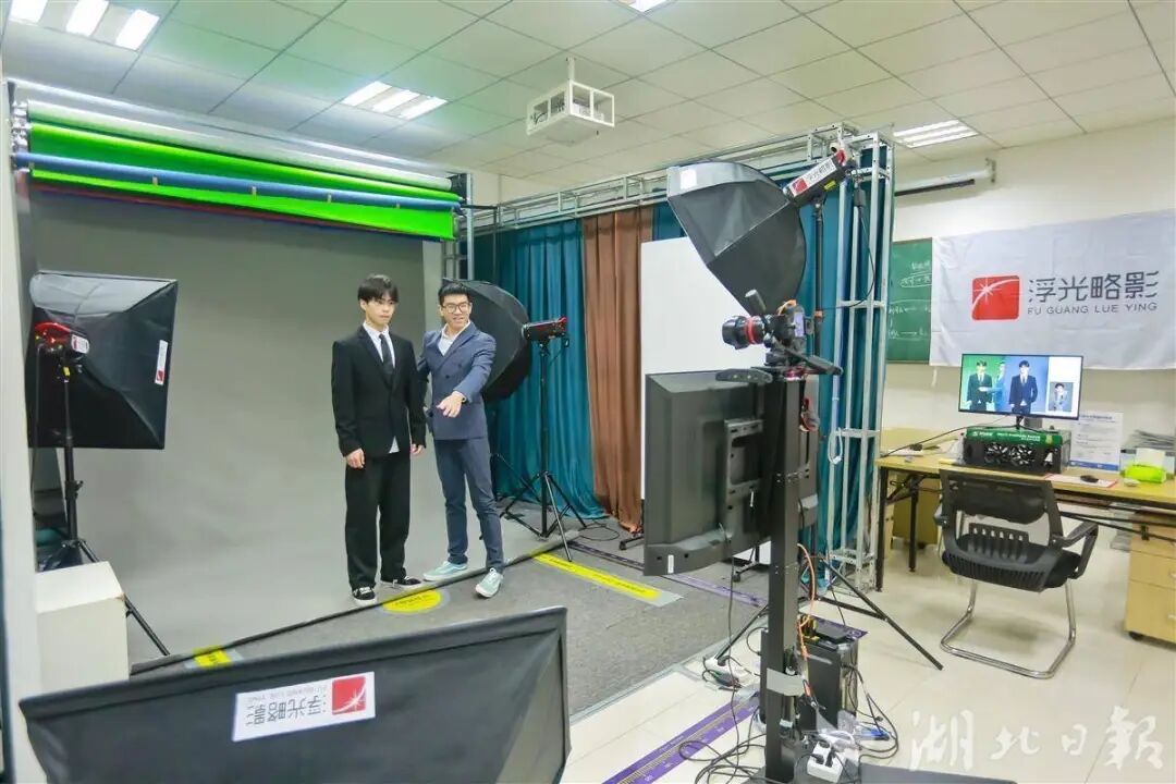 AI拍照机获青睐武汉大学生创业项目实现市场转化(图3)