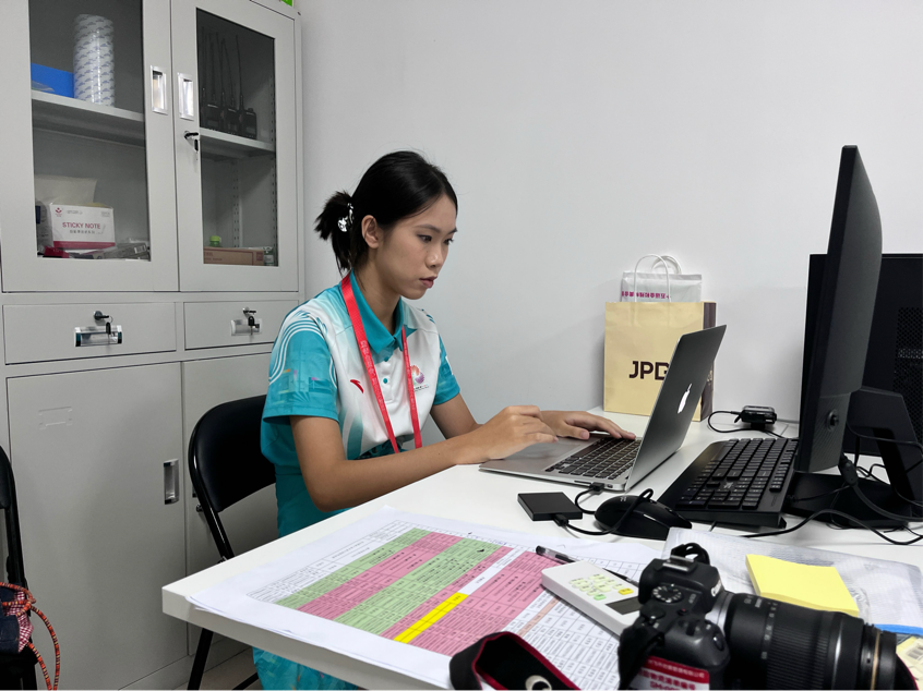 星空体育:让专业力在志愿服务中化作“感染力”|“小海豚”的志愿故事(图2)