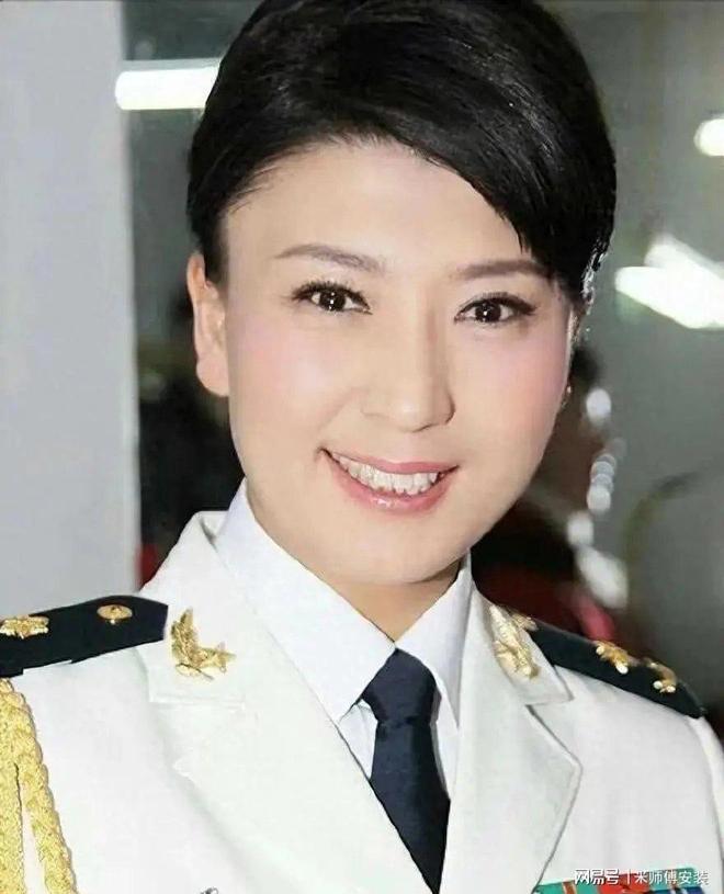 53岁晚节不保？踩着赵本山上位的闫学晶终是为荒唐行径买了单(图15)