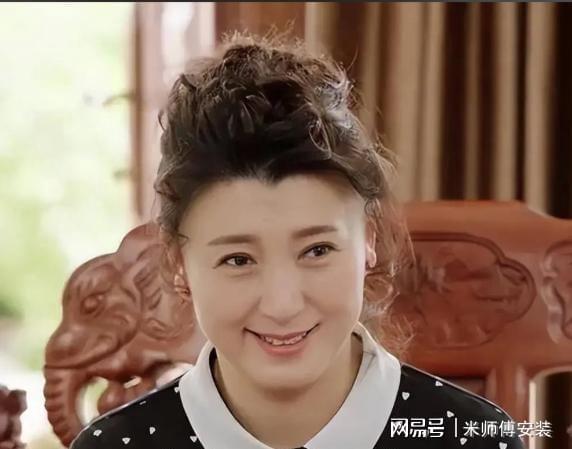 53岁晚节不保？踩着赵本山上位的闫学晶终是为荒唐行径买了单(图16)