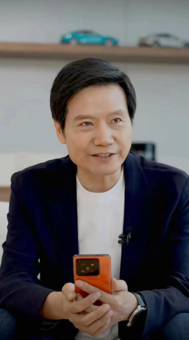 星空体育：这一次两会期间站在C位合影的雷军再一次让全部人刮目相看(图7)