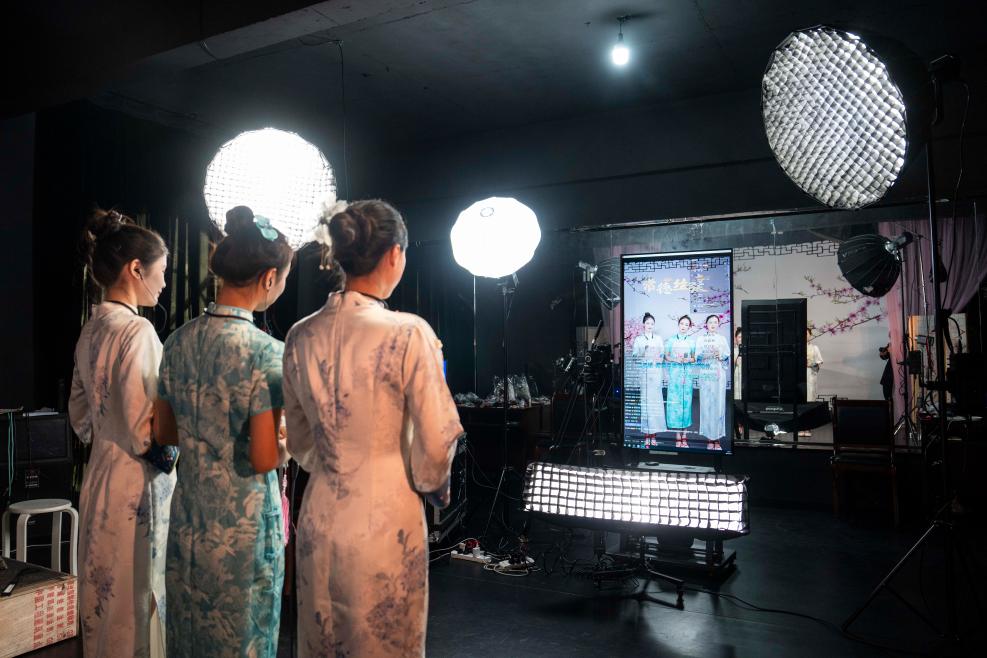 两会·影像链接丨展望“十五五”：互联网“织”梦新大众文艺舞新篇(图19)