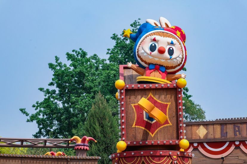 乐园新区开业在即对话泡泡玛特副总裁、城市乐园总经理胡健：大家有时候就是冲着跟星星人见一面来看看LABUBU是不是换了新衣服(图4)